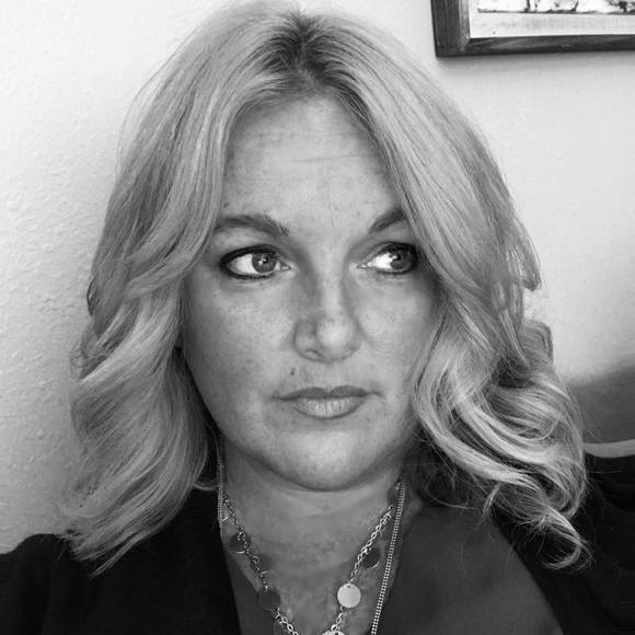 Meet your Posher, Elisa - Picture 1 of 1